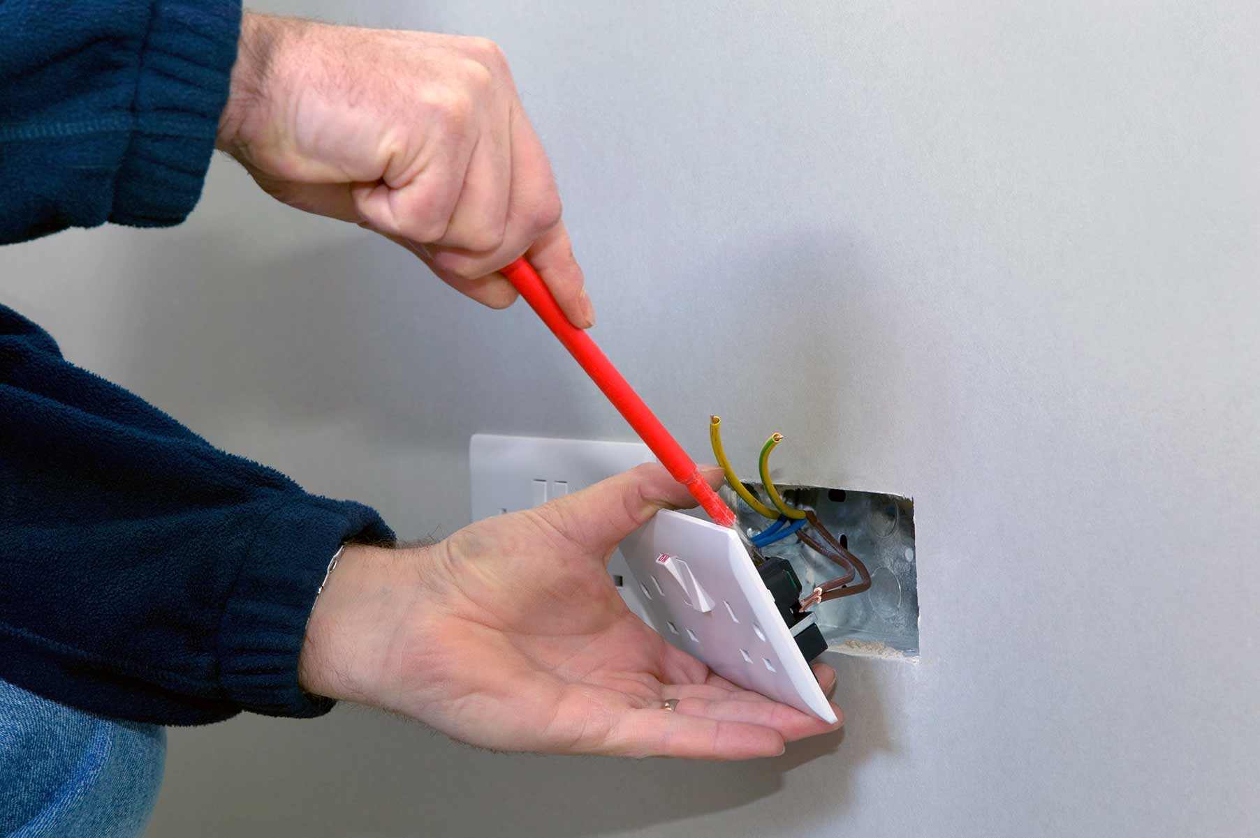 Our electricians can install plug sockets for domestic and commercial proeprties in Beckton and the local area. 